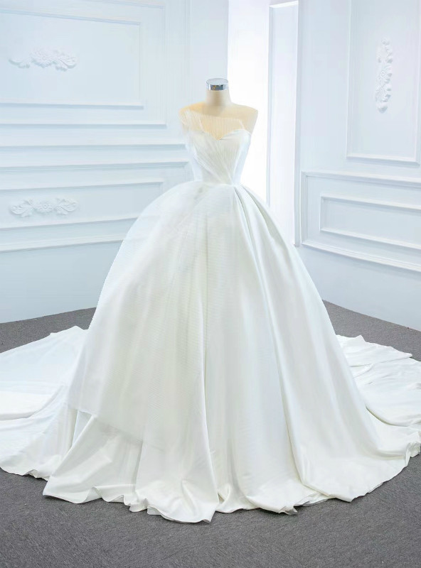 Simple thin shoulder strap Pleats sleeveless slit white ball gown