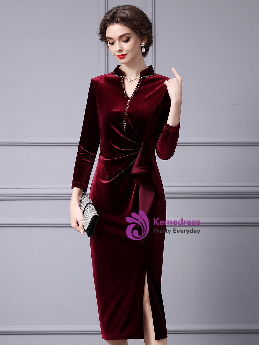 Burgundy Mother Of The Bride Dresses Elegant V-Neck Velvet Long Mother Of The Bride Dress main image 1