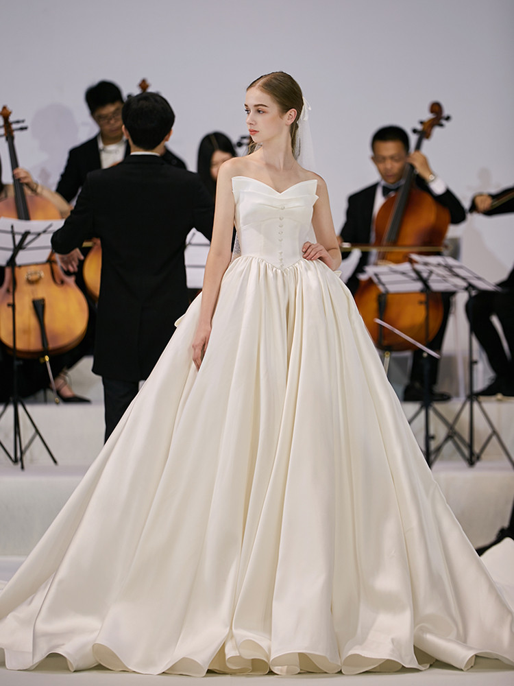 Vintage Ball Gown Strapless White Satin Long Wedding Dresses