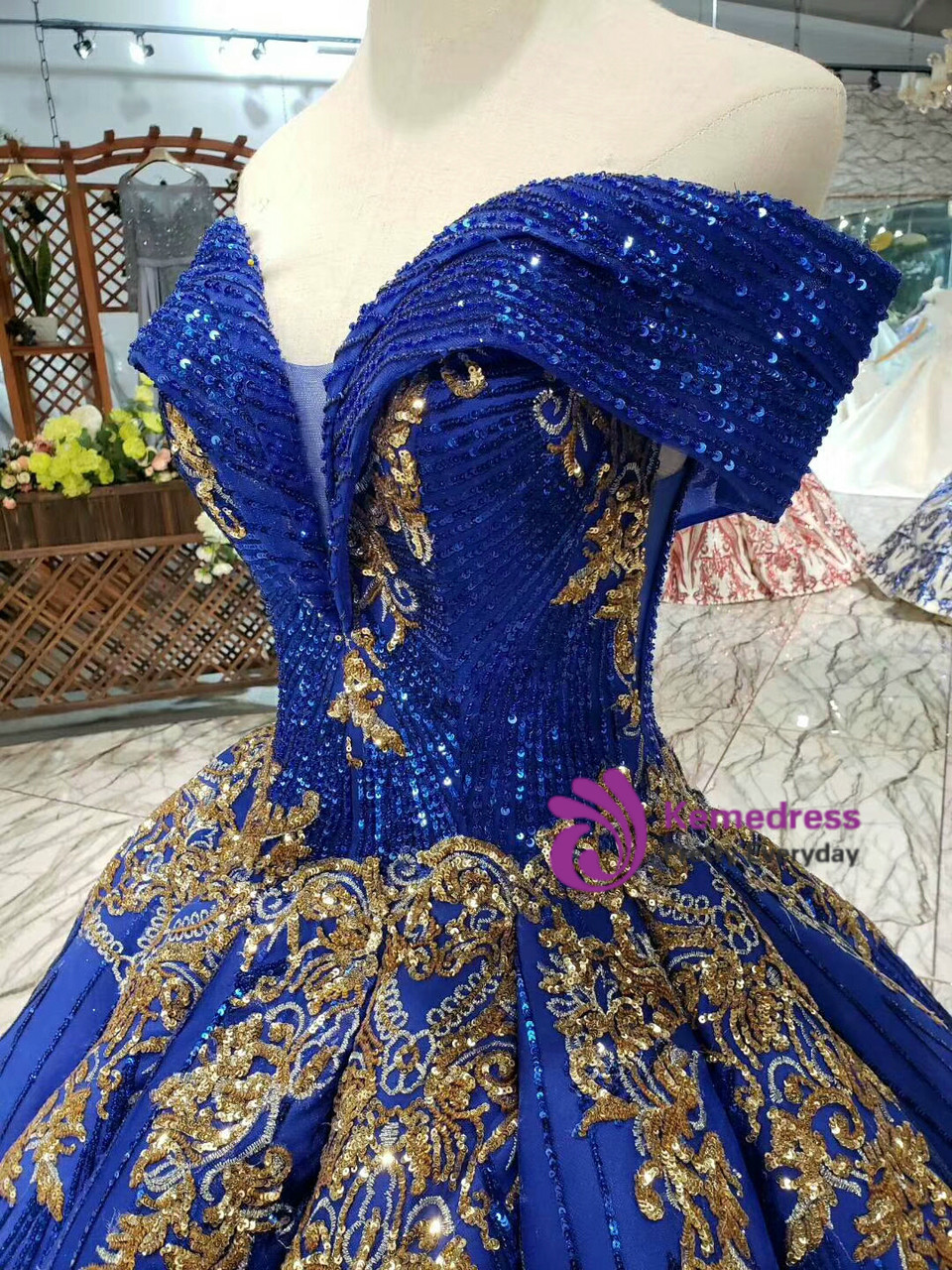 gold blue dress Royal crpe with feathers The luxury royal blue velvet mermaid skirt with same delicate lace appliques adorned enhances the curve well with a chapel train. Color scientists explain the dress