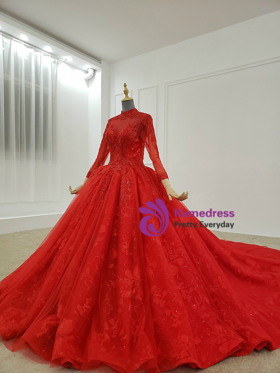 Pre wedding gown in red colour - Women - 1759193812