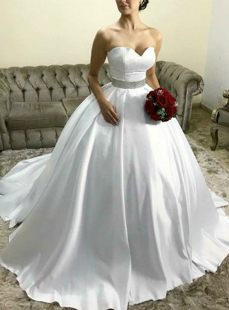 Yc280 Handmade Petal Crystal Wedding Dress 2024 Long Tail Wedding Dress -  China Bridal Wedding Dress and Wedding Dress price | Made-in-China.com