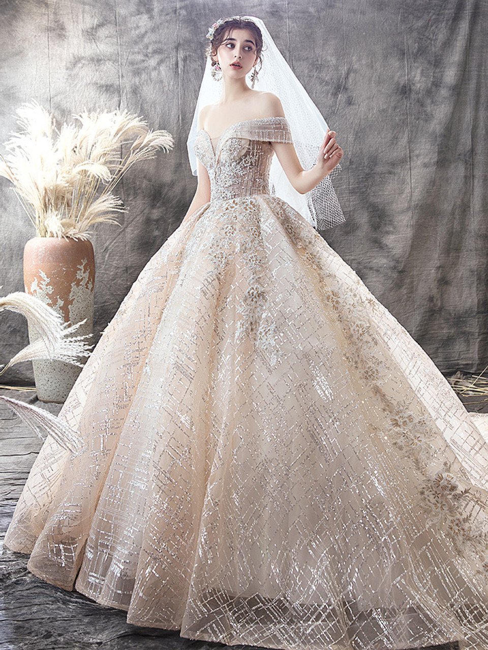 Affordable Wedding Dresses: Stunning Styles Under $500