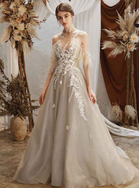 Bohemian Gray Tulle A-Line Wedding Dress With Halter Neck & Lace