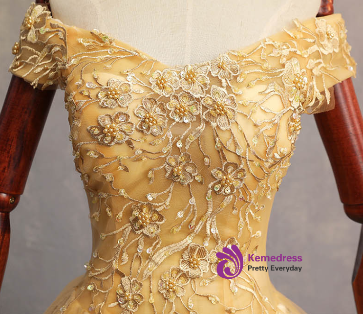 Gold Sweetheart Beaded Tulle Ball Gown Lace Appliques Quinceanera Dresses