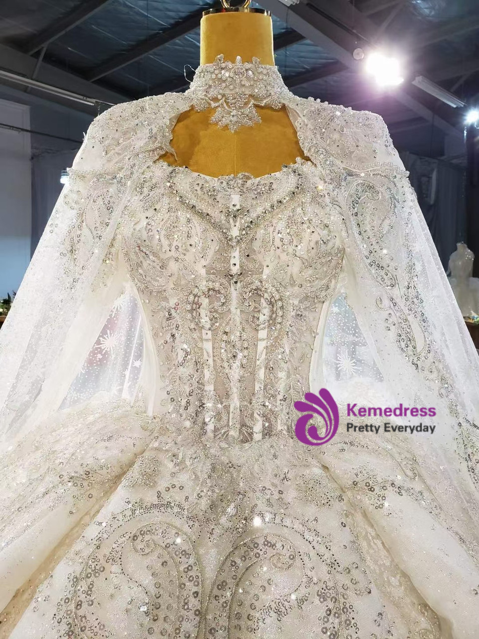 Pretty Wedding Dress Ball Gown Strapless Sequin White Wedding Dresses Bridal Gowns W0142