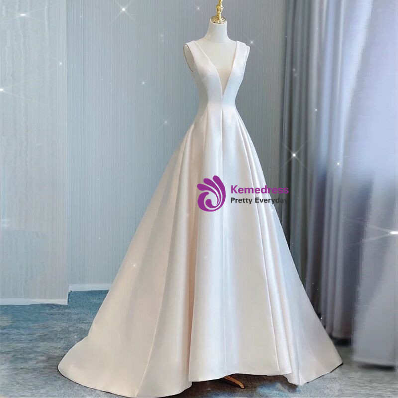 Ivory Satin V-neck Backless Bow Wedding Dress