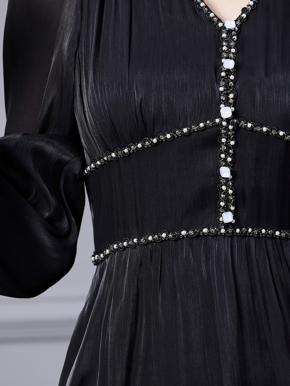 Black Mother Of The Bride V-Neck Beaded Sheath Long Mother Of The Bride Dress main image 1