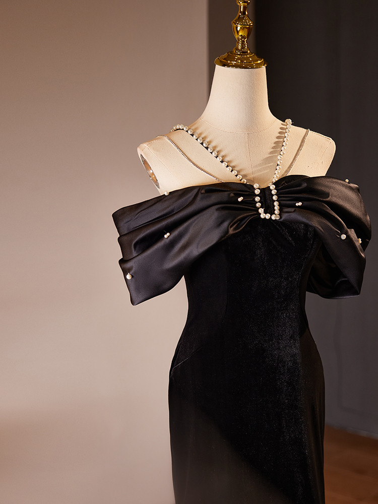 Straps Velvet Sheath Prom Dresses in Black