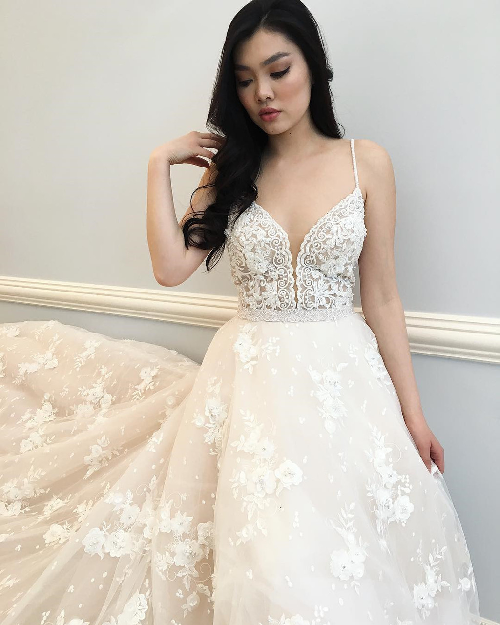 Attractive Sexy Straps White Lace Long Wedding Dress