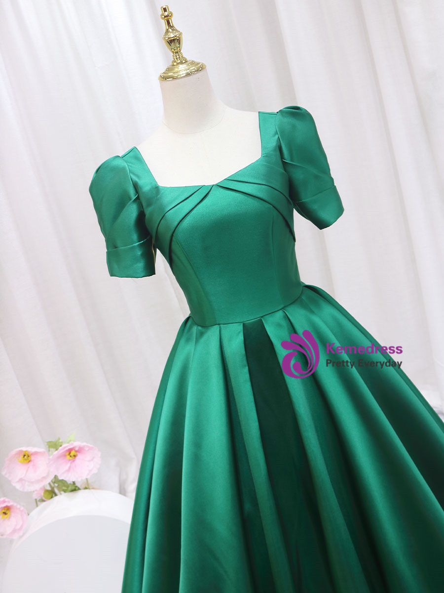 Unique Green Square Long-Sleeve A-Line Floor-Length Satin Prom Dresses with Ruffles main image 0