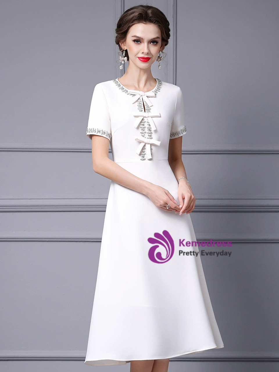 White Navy Sheath Scoop Neck Short Mother of the Bride Dress with Cape main image 1
