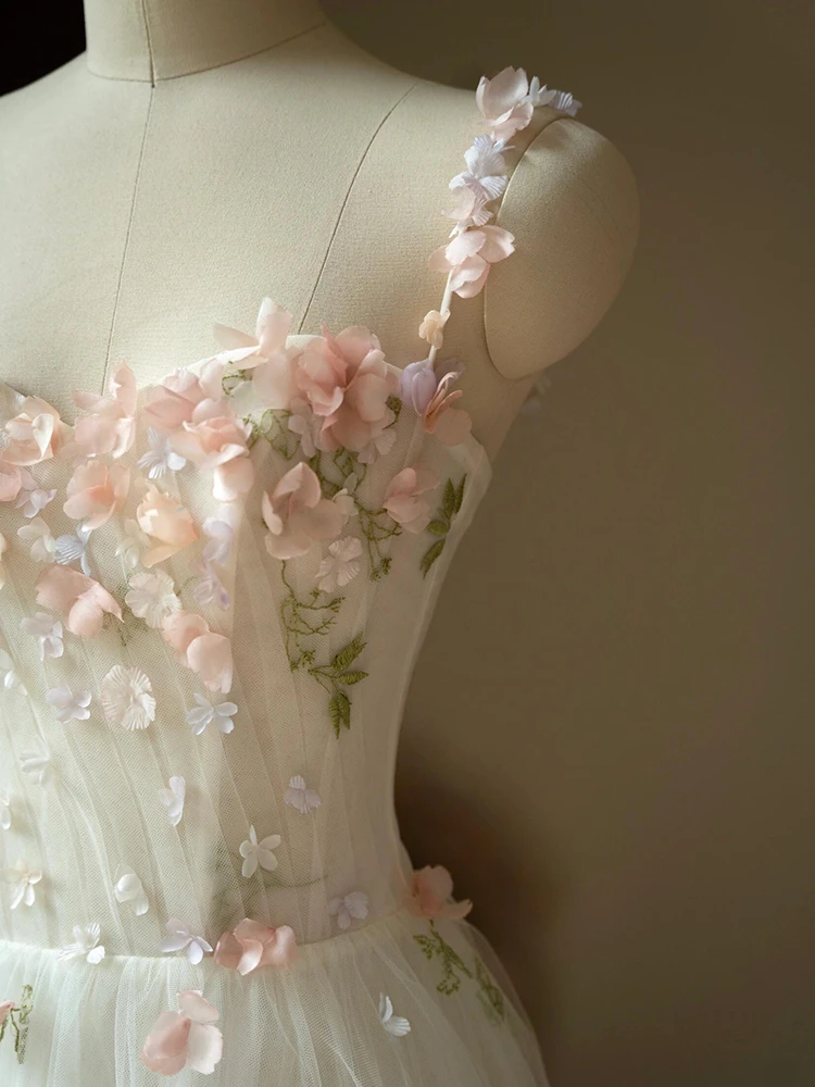 3D floral strap and tulle detail on tea length prom dress