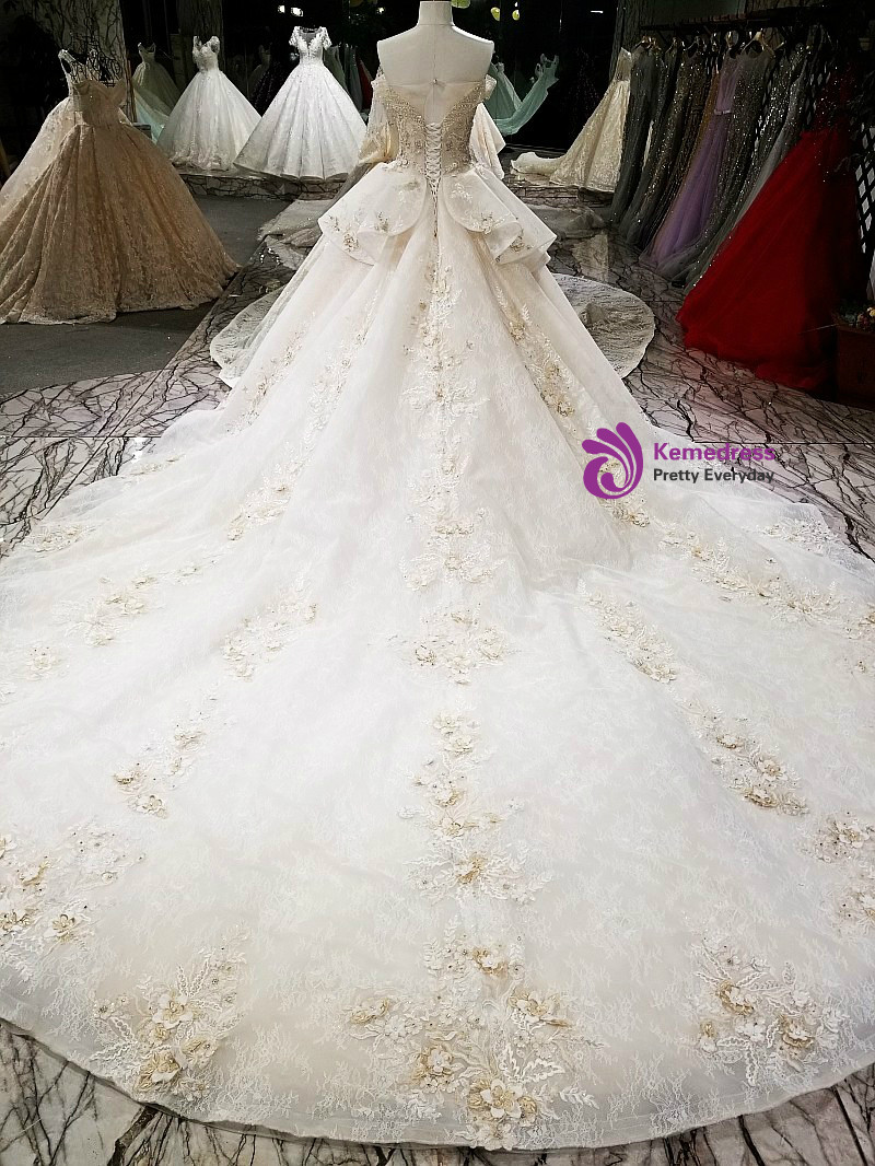 Off-the-shoulder Ball Gown Wedding Dress with Tulle and Lace Appliques main image 0