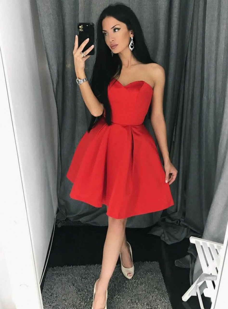 Red Sweetheart Neck Stain Short Homecoming Dresses