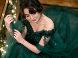  Rain Ruined Our Outdoor Prom Photos – But This Green Dress Saved the Night