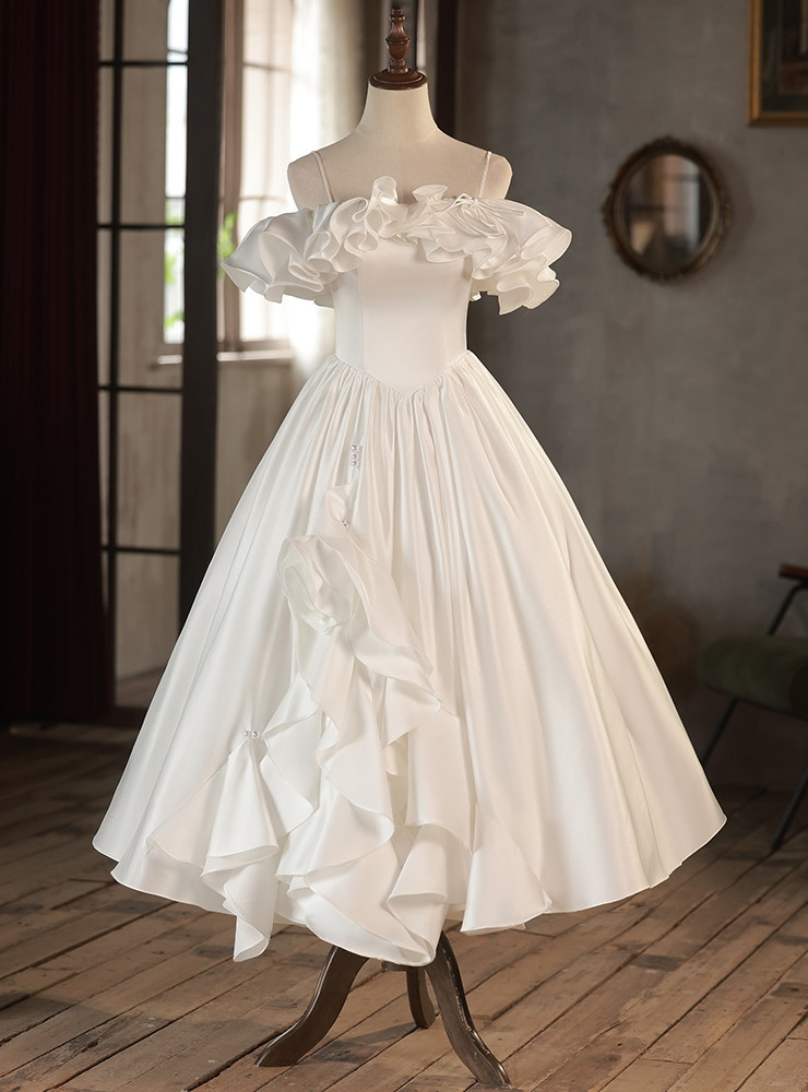 Vintage Ball Gown Spaghetti Straps Satin Beads Long Wedding Dresses C4381