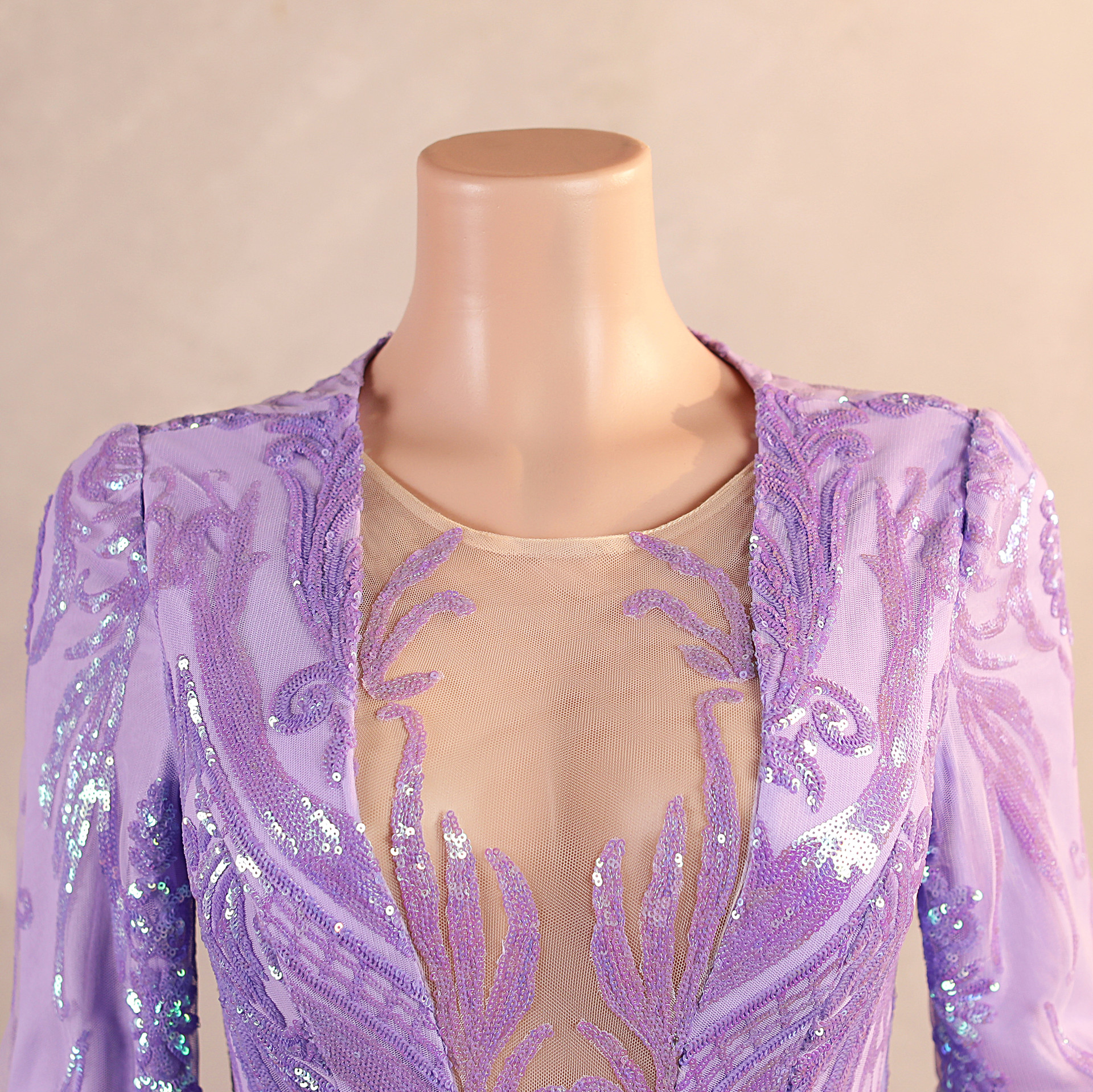 Exquisite Purple Sequins V-neck Sleeveless Floor-length Prom Dresses main image 1
