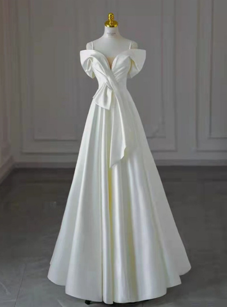 Weitese Dress Simple Satin Spaghetti Straps Pleated Square Neck Prom Dress main image 0
