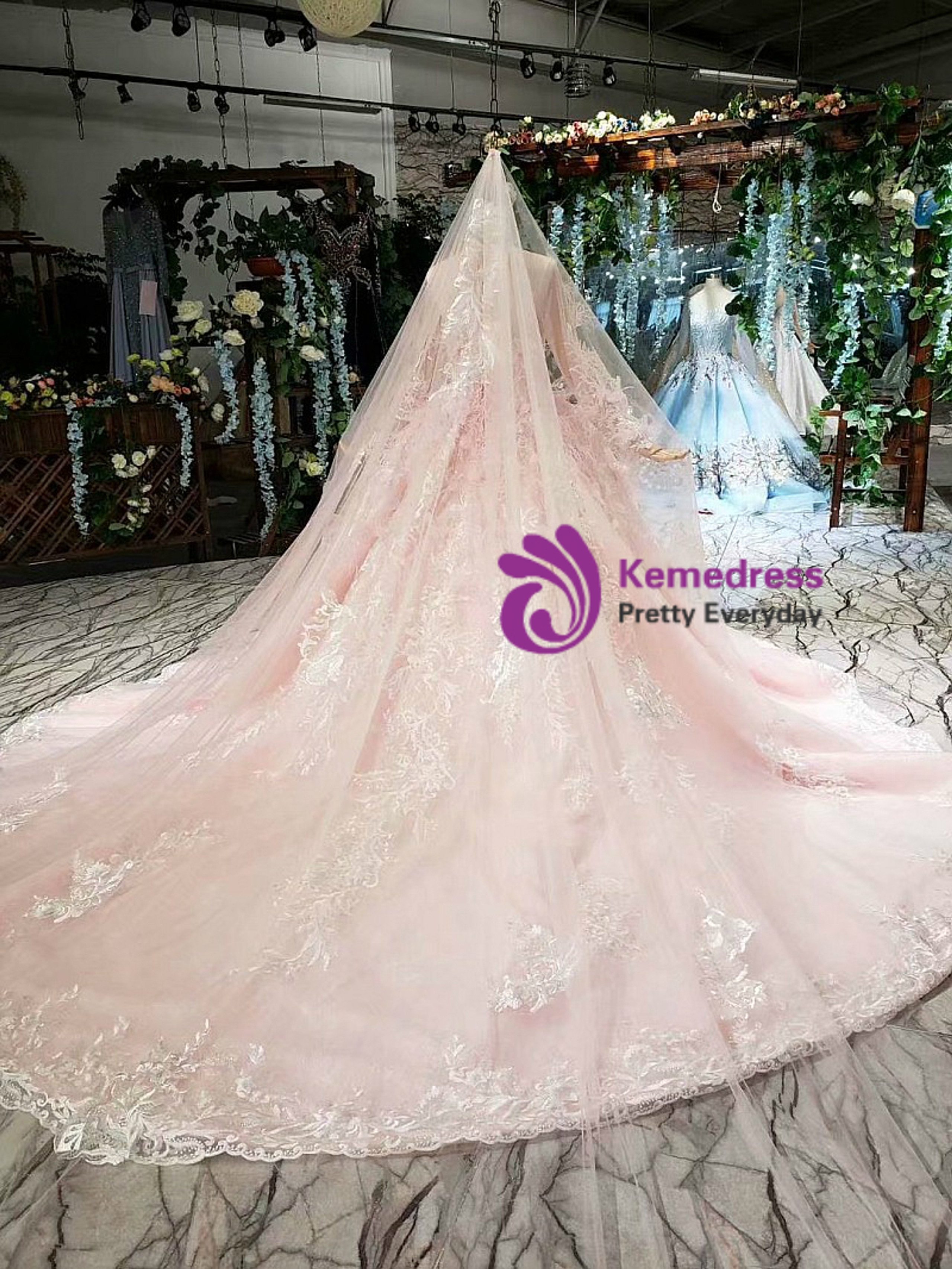 Pink Ball Gown Tulle Appliques Long Sleeve Luxury Wedding Dress With