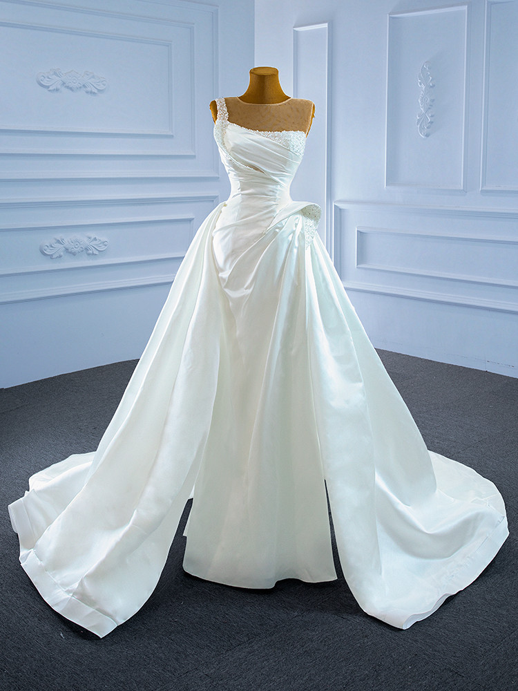 Pretty White Strapless Pleats Wedding Dress