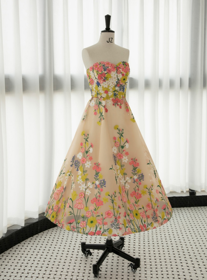 Evening Dresses With Embroidery