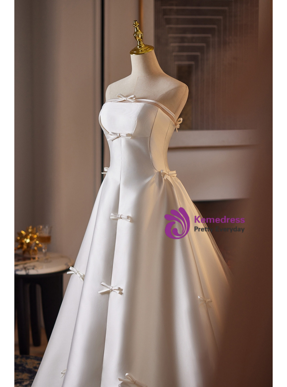 White Satin Strapless Bow Wedding Dress main image 0