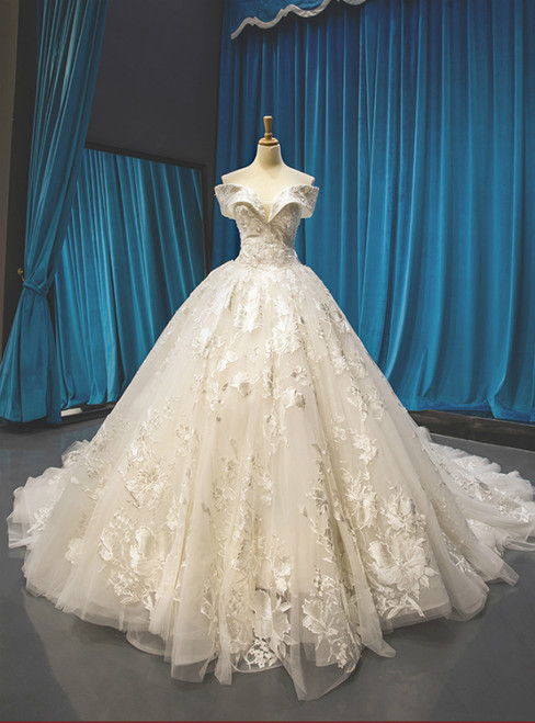 Ivory Ball Gown Tulle Appliques Off the Shoulder Wedding Dress With Train