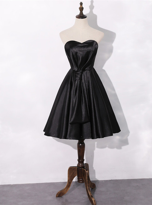 A-Line Black Satin Sweetheart Pleats Homecoming Dress