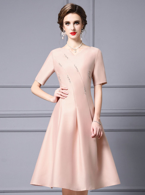 Sexy pink V-neck mother of the bride dress with short sleeves and beaded A-line skirt