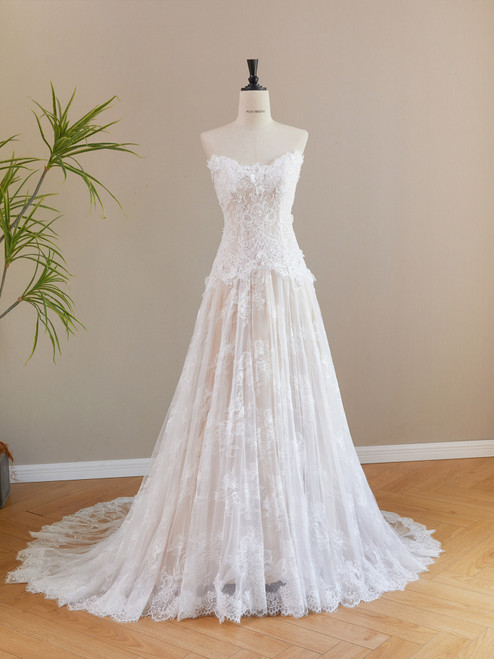 White Lace Strapless Wedding Dress