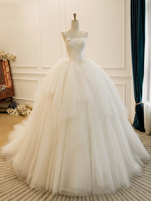 White Tulle Strapless Appliques Wedding Dress