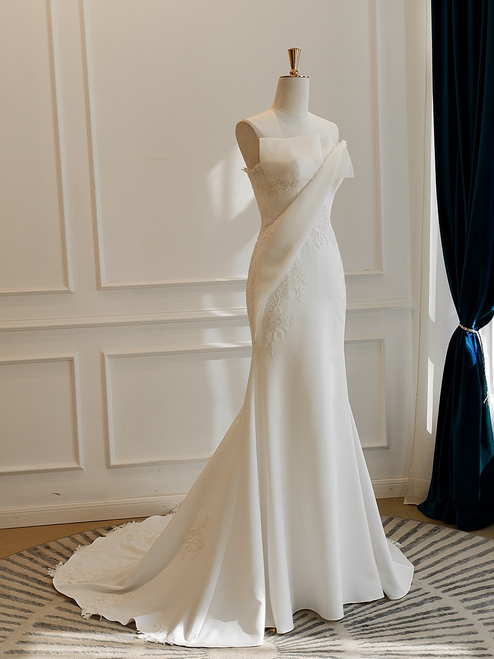 White Mermaid Strapless Lace Wedding Dress