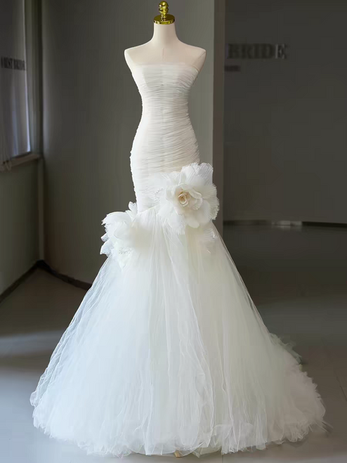 White Mermaid Tulle Pleats Strapless Wedding Dress