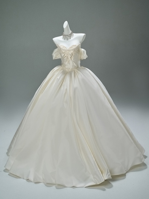 Ivory White Off the Shoulder Beading Quinceanera Dress