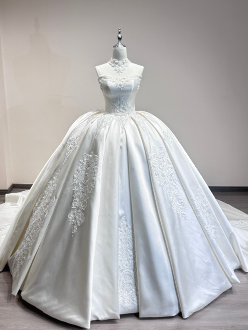 White Satin Strapless Appliques Wedding Dress