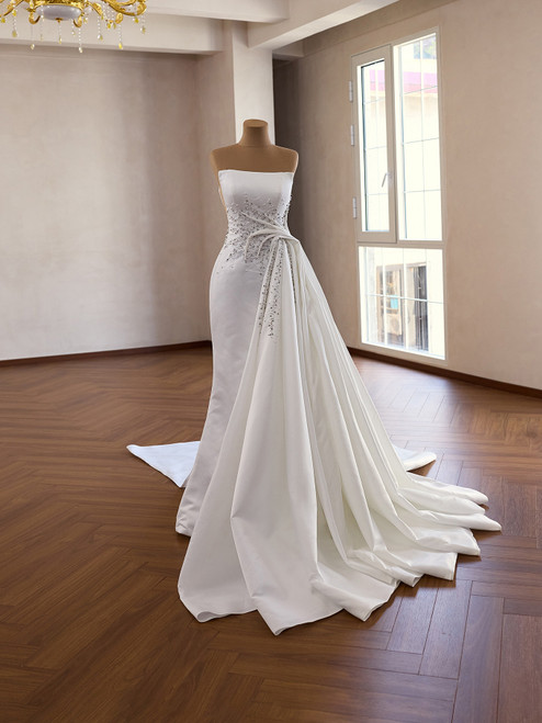 White Satin Strapless Pleats Beading Wedding Drss