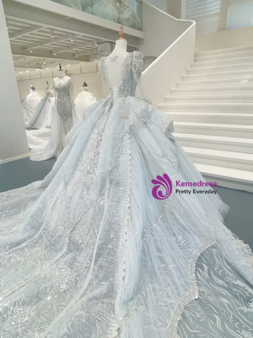 Luxury White Tulle Lace Long Sleeve Beading Wedding Dress main image 0