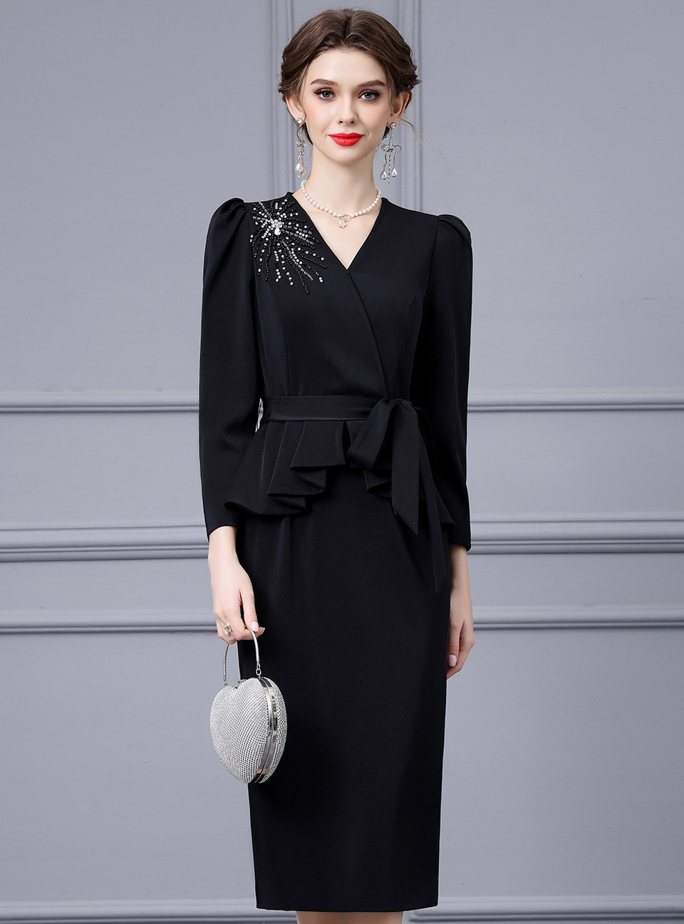 Black Round Neck Long Sleeves A-Line Mother of the Bride Dress main image 0