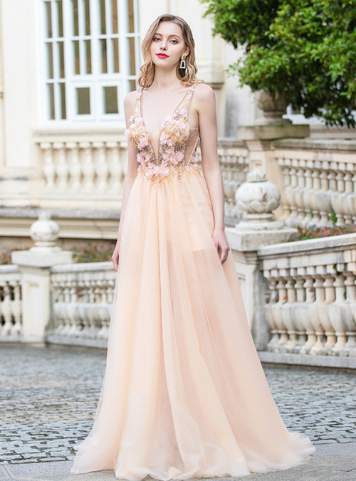 Elegant Backless Tulle Modest Prom Dress With Appliques main image 0