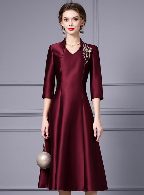 Burgundy Sweetheart Bowknot Satin Sheath Mother of the Bride Dress main image 1