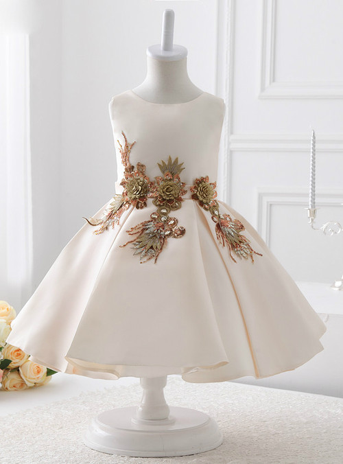 Cute A-line Bateau Flower Girl Dress with Bowknot Pearls Appliques