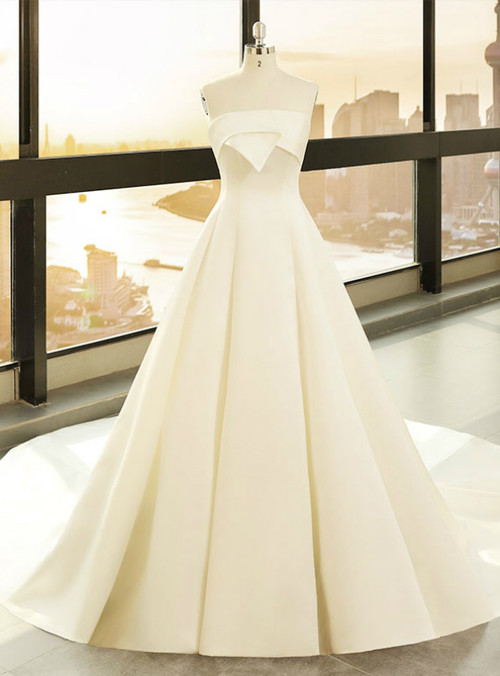 Simple White Satin Strapless Lotus Leaf Wedding Dress