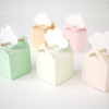 boîtes à dragées aux couleurs tendres et pastel, avec étiquette nuage, pour baptême par exemple boîtes à dragées aux couleurs tendres et pastel, avec étiquette nuage, pour baptême par exemple