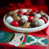 Boîte de chocolats et autres confiseries variées, haut de gamme, dans un emballage Casse-Noisette. étui -réglette très élégante et délicieuse, très bonne sélection de confiserie Pécou
