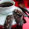 "Langues de chat" très gourmandes, coeur fondant de caramel au beurre salé et différentes finitions, une délicieuse spécialité chocolatée pour vos fêtes de fin d'année "Langues de chat" très gourmandes, coeur fondant de caramel au beurre salé et différentes finitions, une délicieuse spécialité chocolatée pour vos fêtes de fin d'année