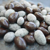 amanduo, délicieuses amandes grillées enrobées de chocolat noir amanduo, délicieuses amandes grillées enrobées de chocolat noir