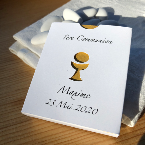 Boîte calice et hostie personnalisée pour la communion d'un enfant