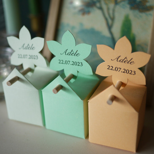 Boîte dragées fleurie pour Baptême Fille