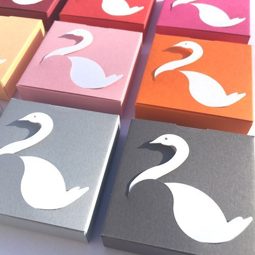 Boîte au cygne blanc, contenant à dragées,